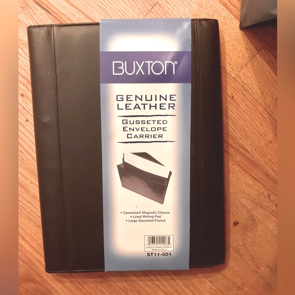 Buxton Leather Envelope Carrier Black- NWT